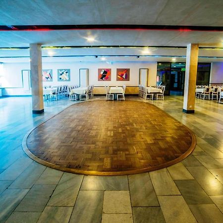 Hotel Accademia Островец-Свентокшиский Экстерьер фото