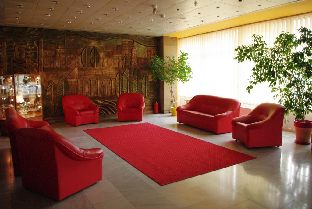 Hotel Accademia Островец-Свентокшиский Экстерьер фото