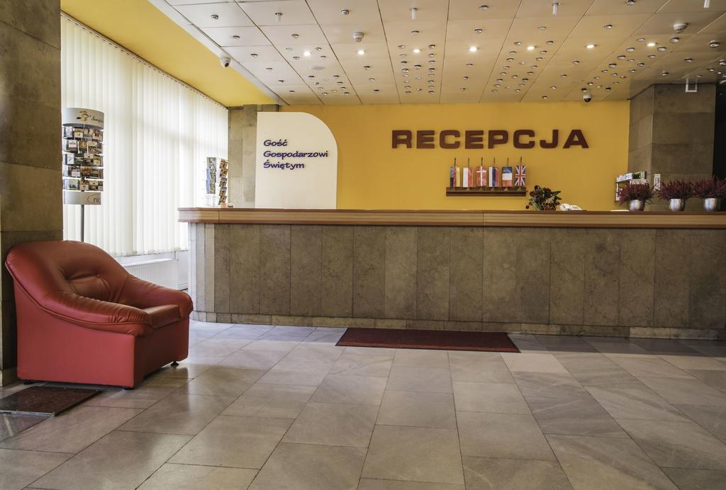 Hotel Accademia Островец-Свентокшиский Экстерьер фото